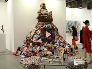 【视频】第二届香港巴塞尔艺术展在香港会议展览中心举行