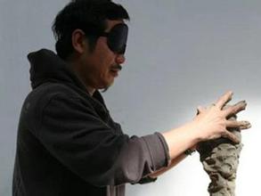 隋建国“盲人肖像”从10月28日开始占领纽约中央公园