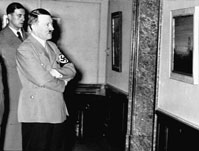 希特勒“视察”艺术品